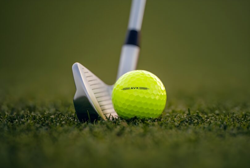 636881-Titleist_AVX_004