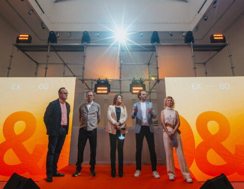 Volvo EX60 vstupuje do Česka: elektrické SUV s dojezdem až 810 km míří na roadshow