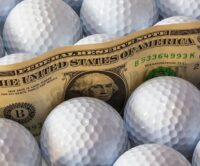 Rory McIlroy hraje nejen o&nbsp;historii, ale i&nbsp;o&nbsp;rekordní prémii. Zelené sako a&nbsp;4,5 milionu navrch